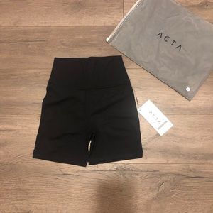 Acta biker shorts